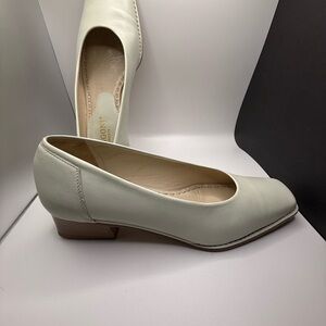Rangoni Cream Leather Heels